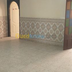 Location niveau de villa F4 Alger Kouba - Alger | jazyer.com